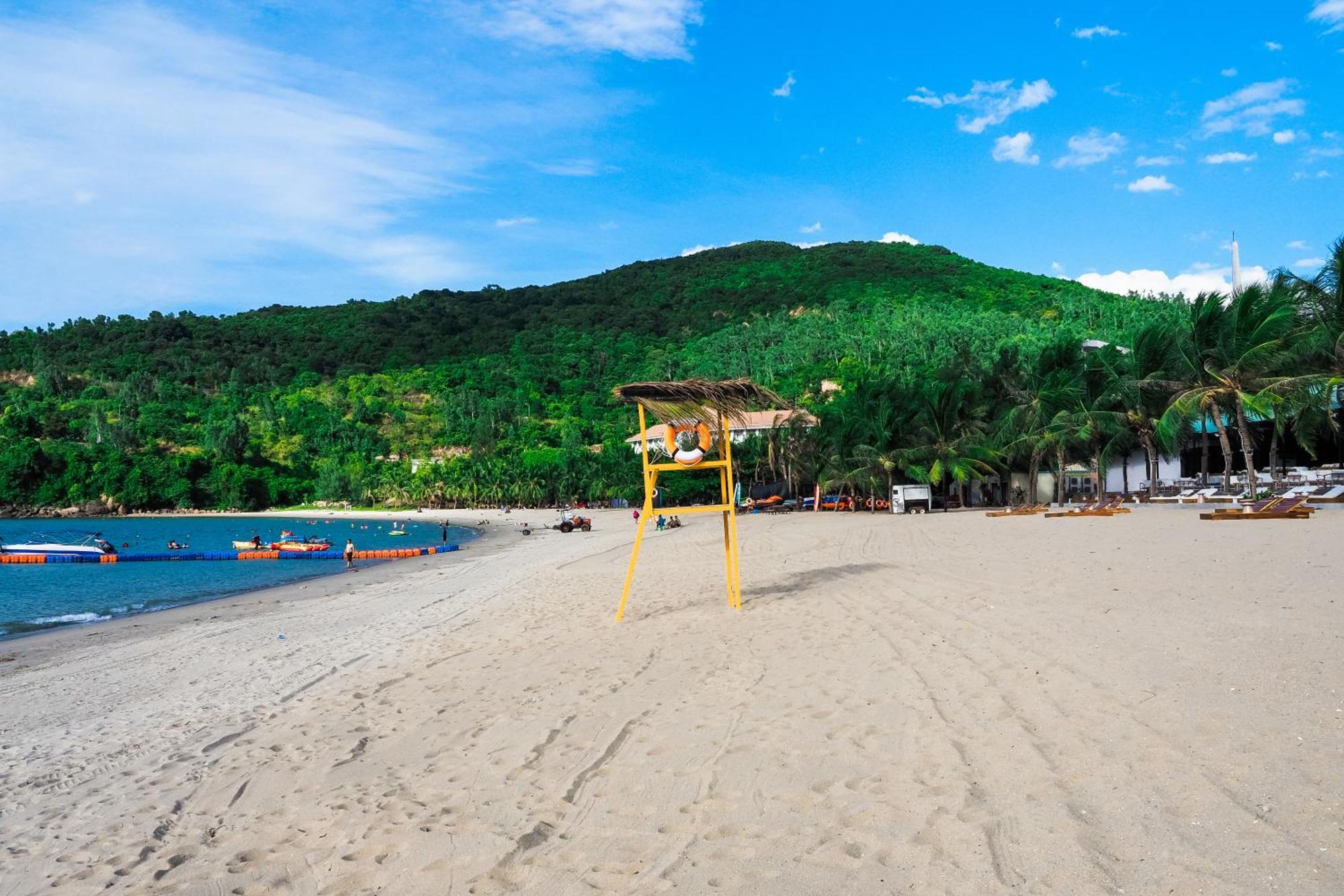 Bounce Beach Resort And Spa Da Nang Exteriör bild