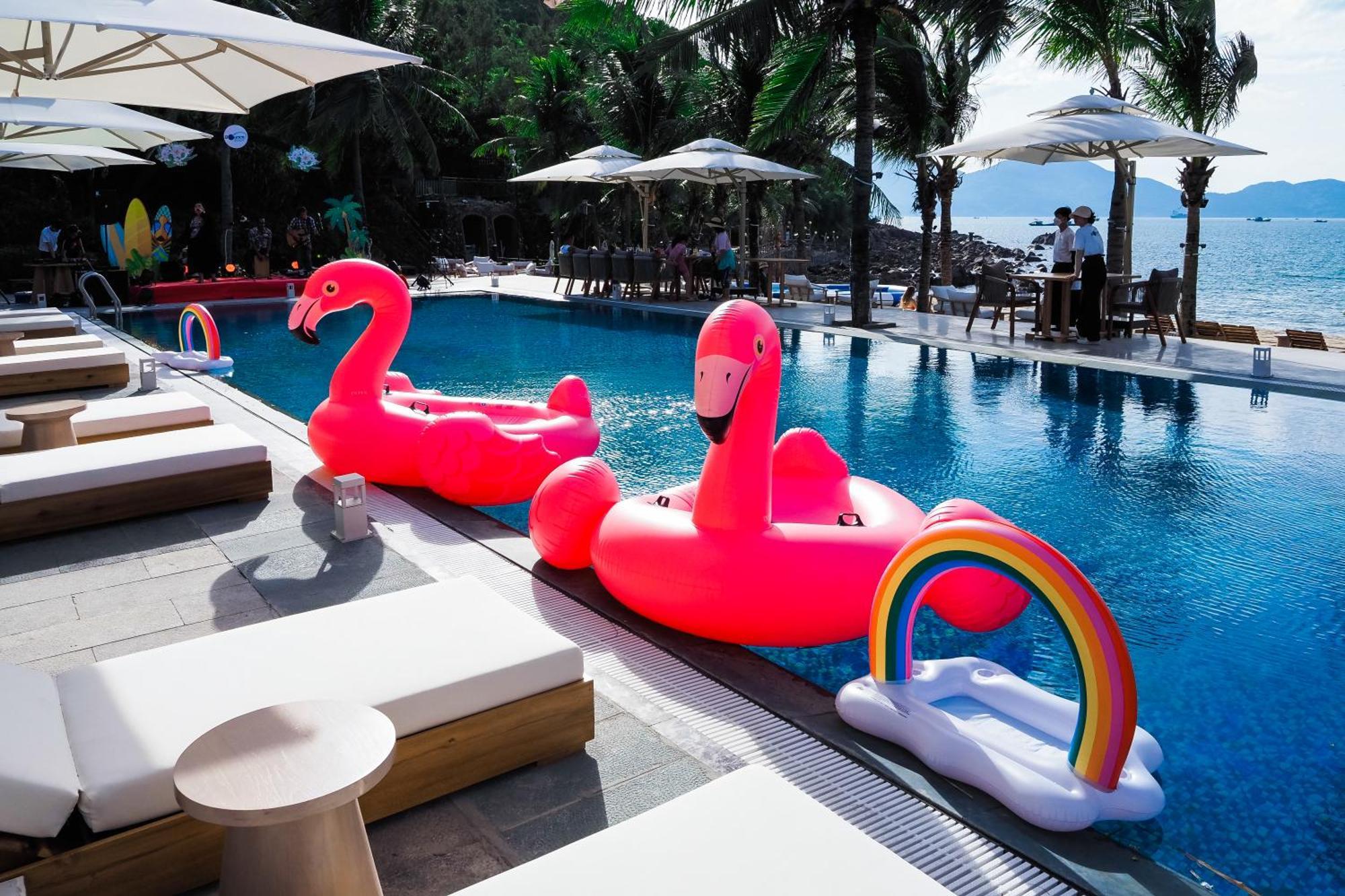 Bounce Beach Resort And Spa Da Nang Exteriör bild