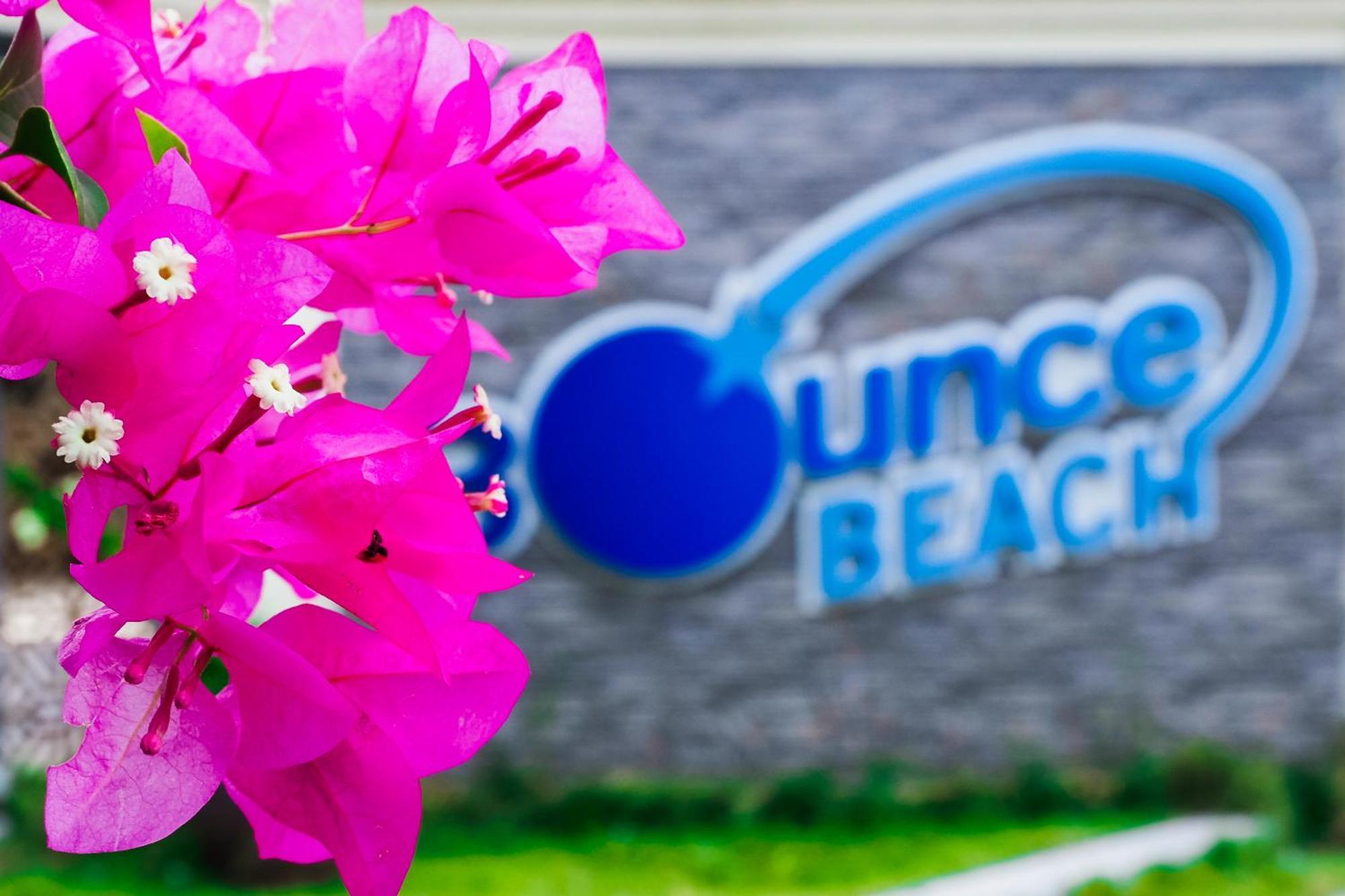 Bounce Beach Resort And Spa Da Nang Exteriör bild