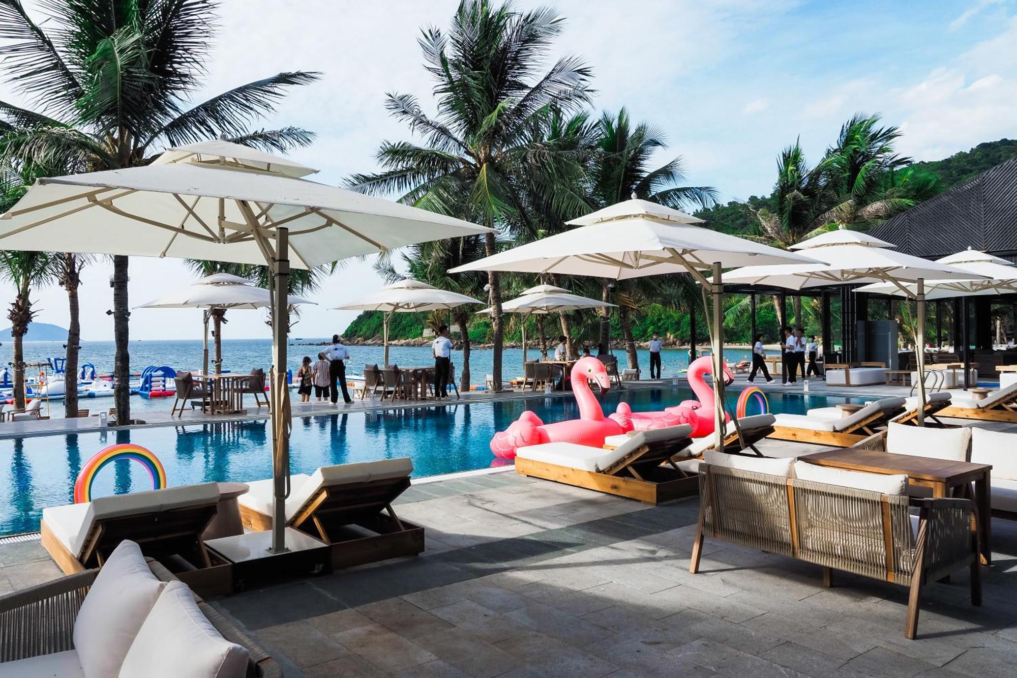 Bounce Beach Resort And Spa Da Nang Exteriör bild