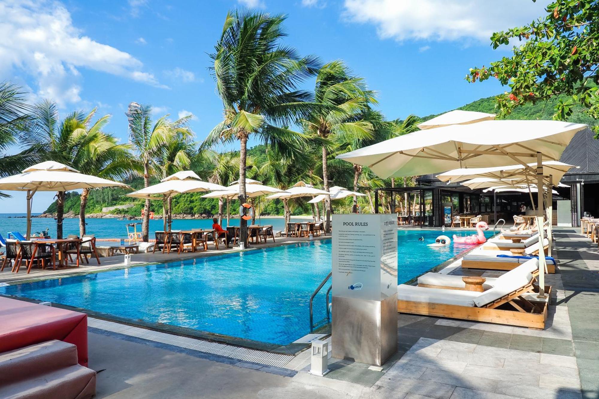 Bounce Beach Resort And Spa Da Nang Exteriör bild