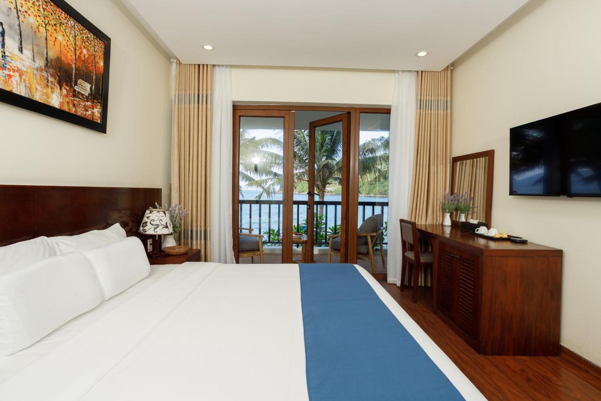 Bounce Beach Resort And Spa Da Nang Exteriör bild